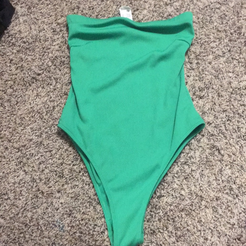 Never worn Forever 21 one piece strapless suit